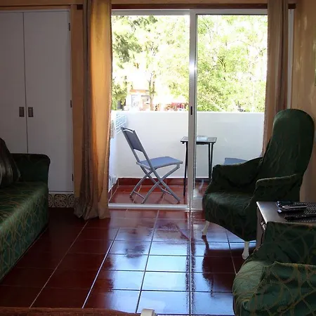 アパート Near The